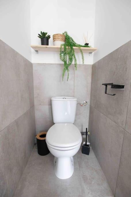 Apt T2 Neuf Terrasse Arles Exterior photo